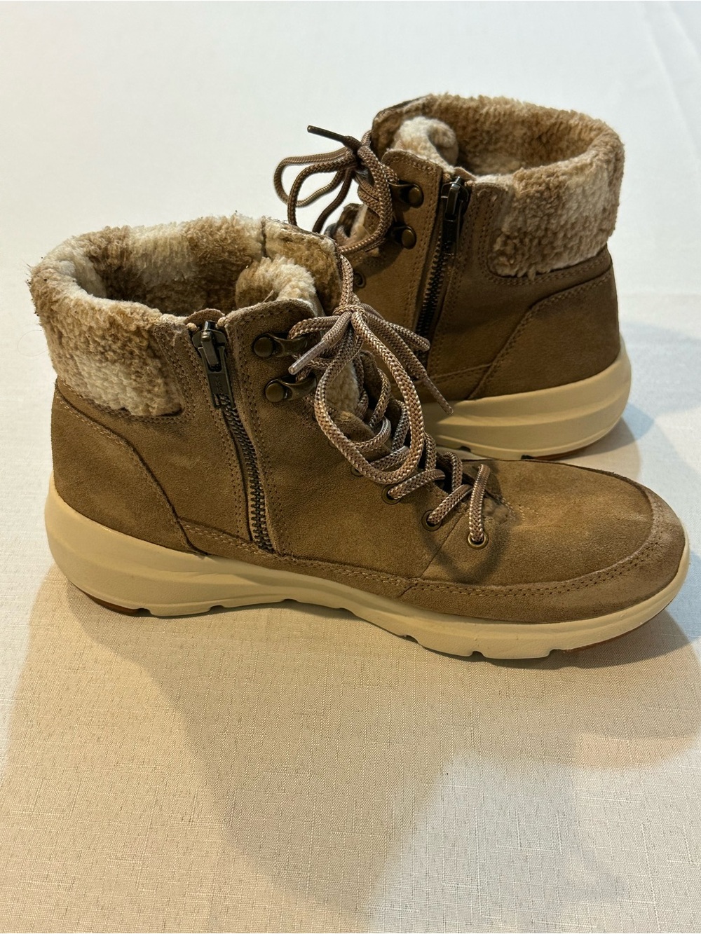 Skechers Glacial Ultra Timber Leather Boots 7.5